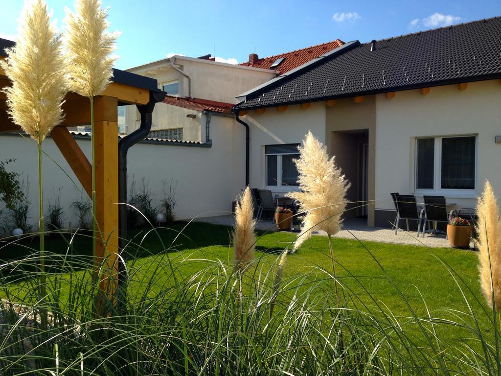 Ferienwohnungen Lass Frauenkirchen Exteriér fotografie